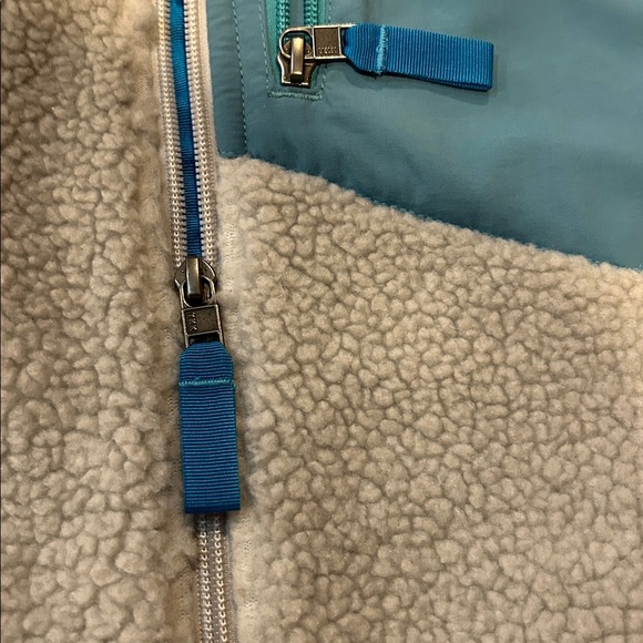 Patagonia Cream and Blue Fleece Vest - Picture 8 of 12